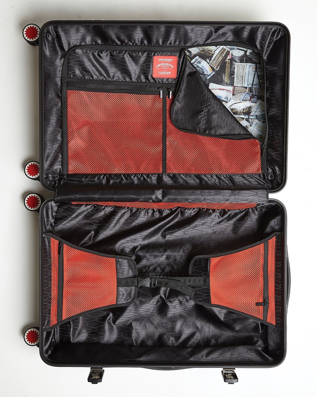 JUNGLE PARIS 21.5ƒ?� CARRY-ON SHARKITECTURE LUGGAGE