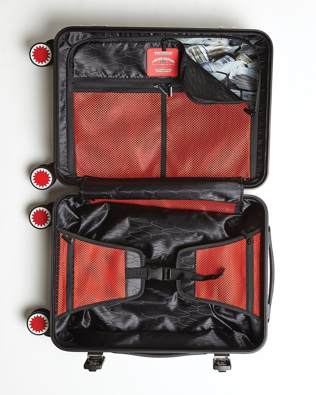 SHARKNAUTICS (CAMO) 21.5ƒ?� CARRY-ON LUGGAGE