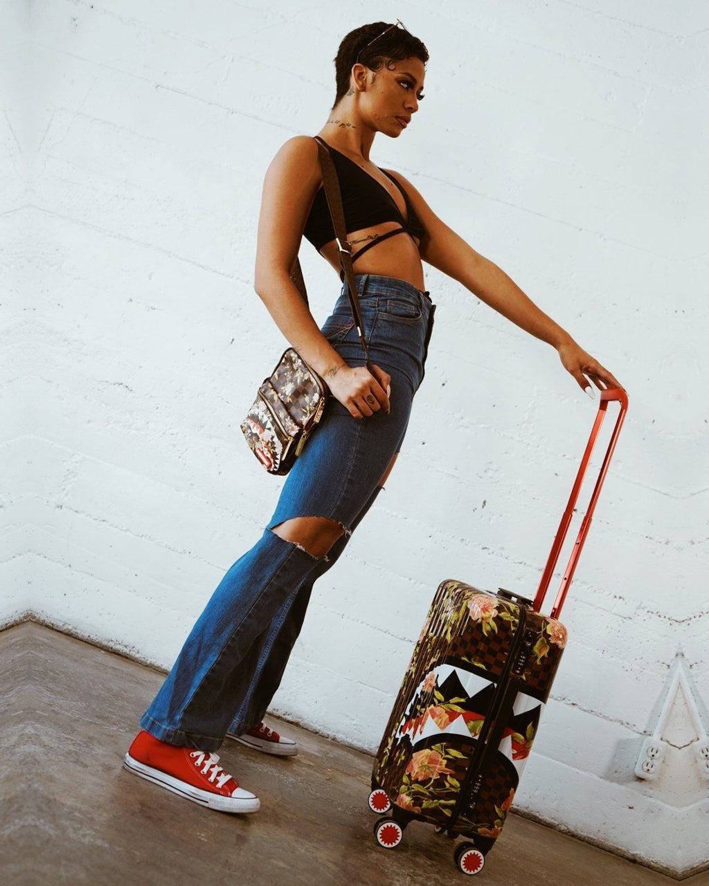 SHARKFLOWER 21.5ƒ?� CARRY-ON SHARKNAUTICS LUGGAGE
