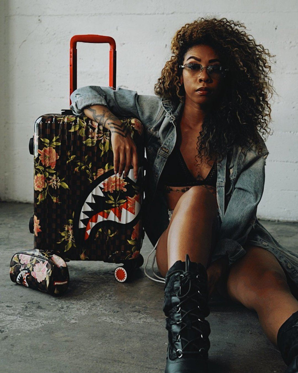 SHARKFLOWER 21.5ƒ?� CARRY-ON SHARKNAUTICS LUGGAGE